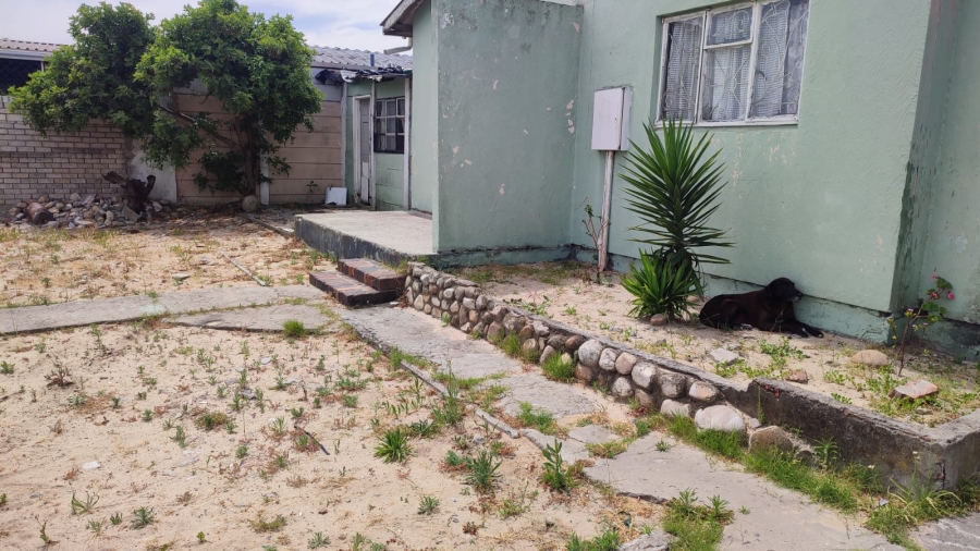 3 Bedroom Property for Sale in Uitsig Western Cape